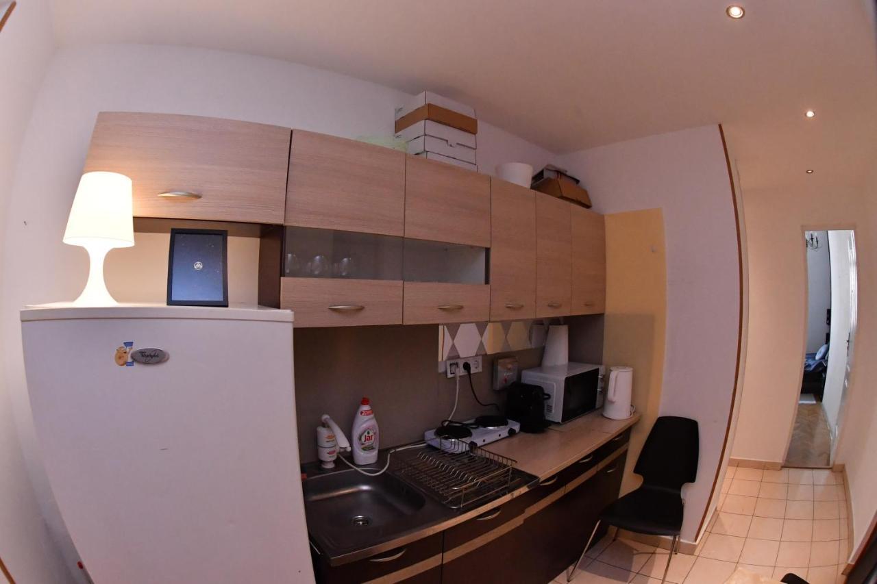 Five Seasons Vaci Utca Apartment Budapest Esterno foto