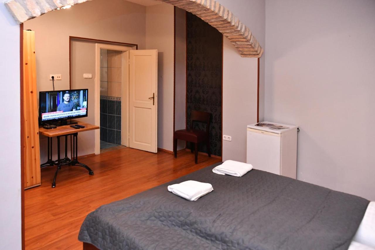 Five Seasons Vaci Utca Apartment Budapest Esterno foto