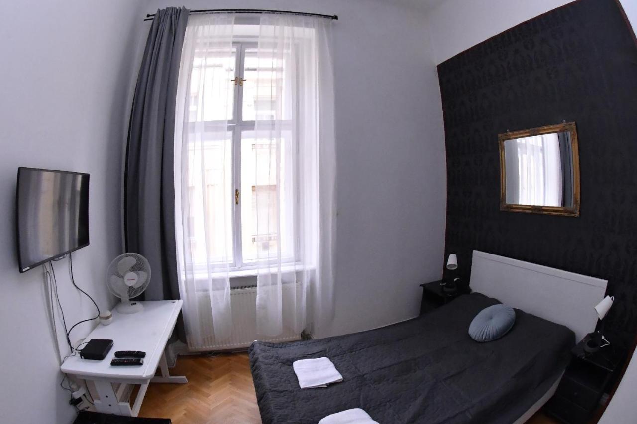Five Seasons Vaci Utca Apartment Budapest Esterno foto